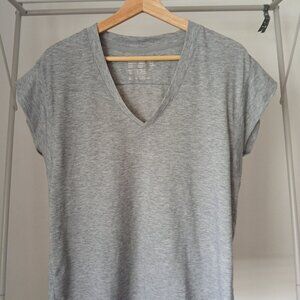 Ministry of Supply Merino V-neck T-Shirt Size M